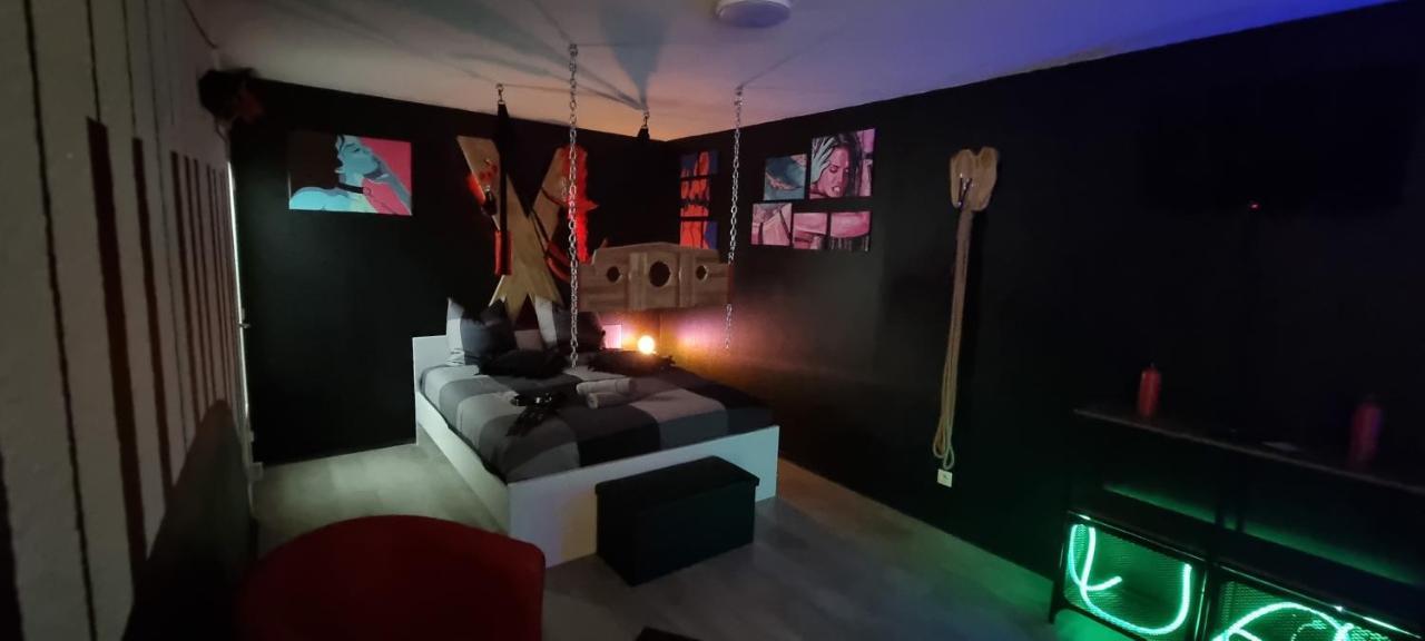 Le Coin Des Desirs Bdsm Apartment Strasbourg Luaran gambar
