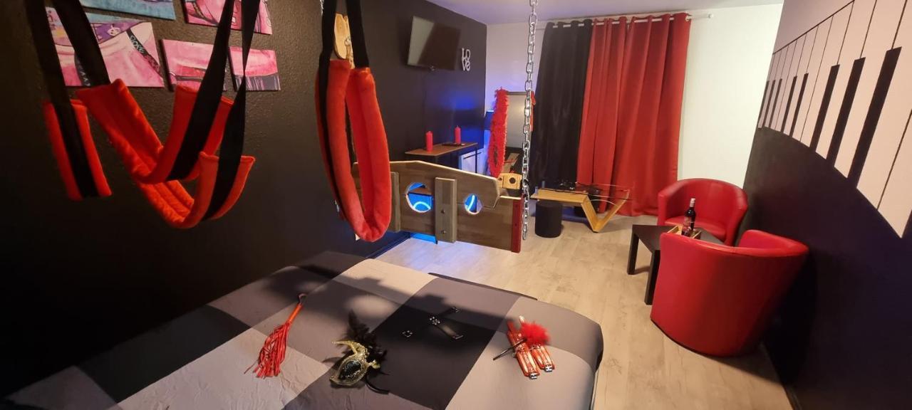 Le Coin Des Desirs Bdsm Apartment Strasbourg Luaran gambar